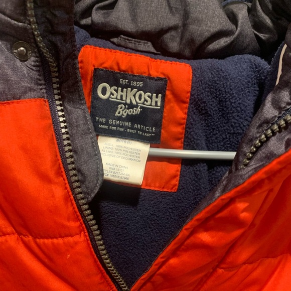 Toddler boys Oshkosh b gosh winter jacket new with out tags size 5 - Picture 2 of 4